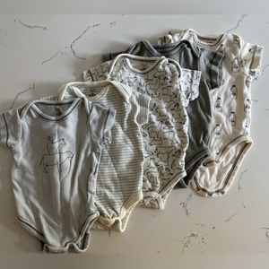 Brand new onesies 0-3 mo